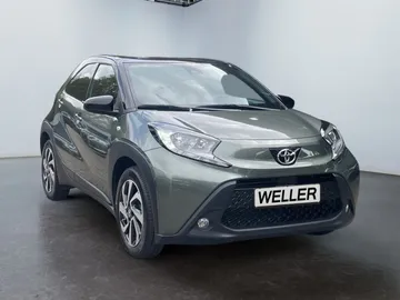 Car image 2