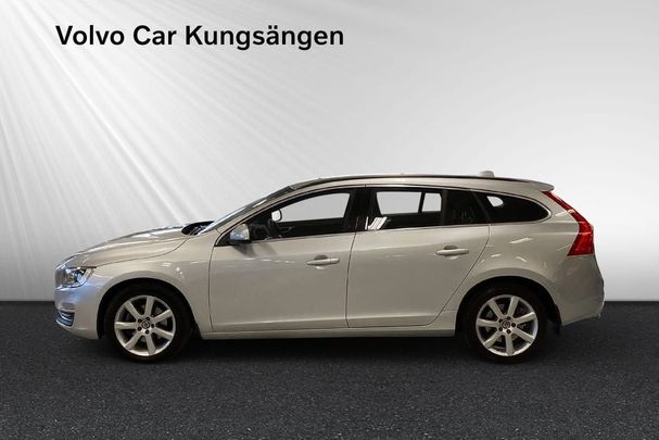 Volvo V60 D3 Momentum 111 kW image number 2