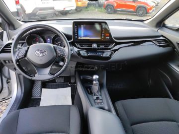 Car image 12