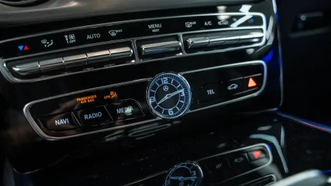 Car image 37
