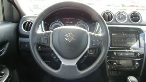 Car image 14