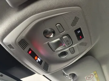 Car image 42
