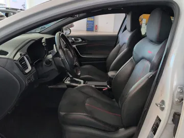 Car image 35