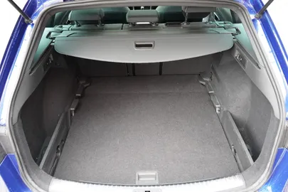 Car image 34