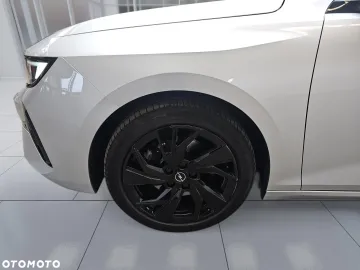 Car image 33