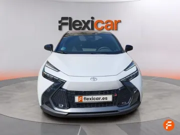 Car image 9