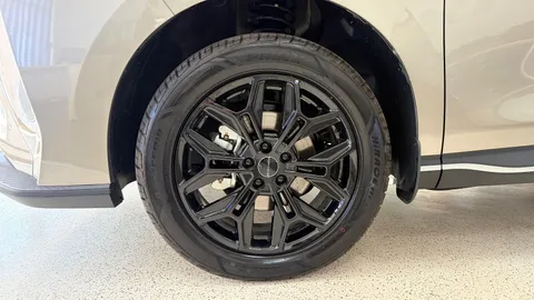 Car image 40
