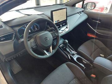 Car image 12