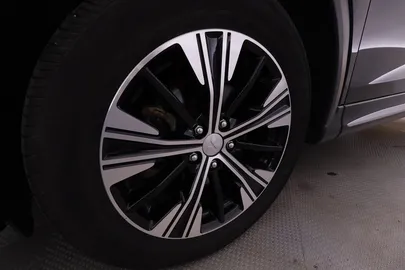 Car image 27