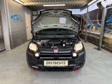 Car image 17