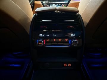 Car image 36