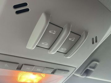 Car image 36