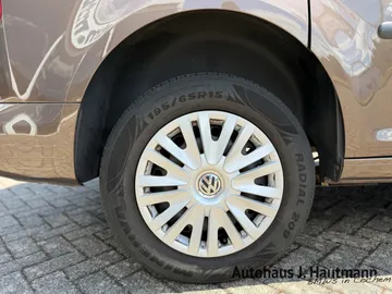Car image 23