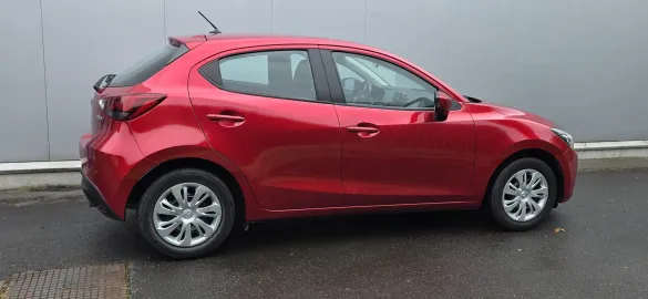 Car image 3