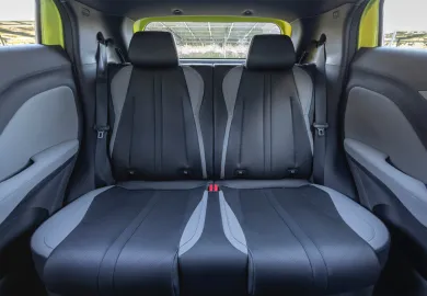 Car image 32