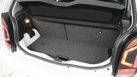 Car image 33