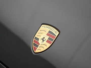 Car image 40