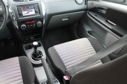 Car image 11