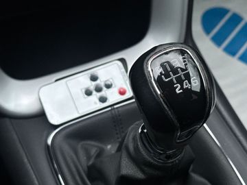 Car image 30