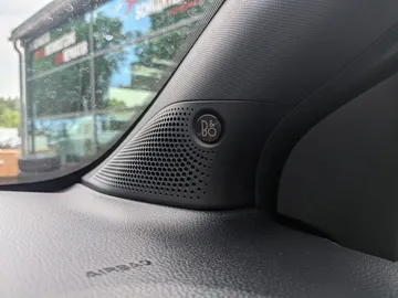 Car image 35