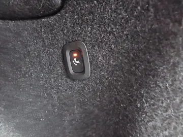 Car image 39