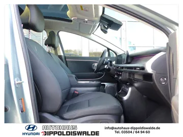 Car image 30