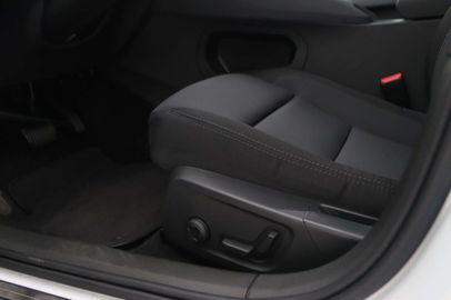 Car image 37