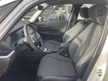 Car image 10