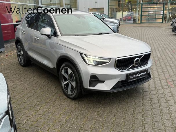 Volvo XC40 B3 Core DKG 120 kW image number 2