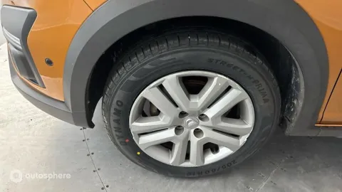 Car image 20