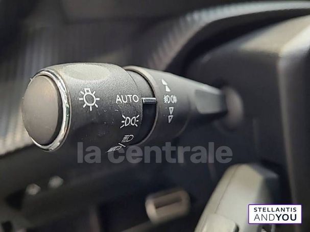 Peugeot 2008 e 50 kWh 100 kW image number 24