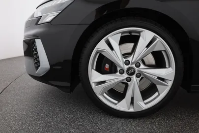 Car image 29