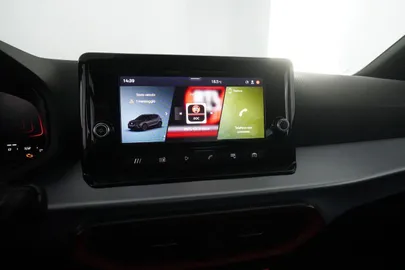 Car image 10