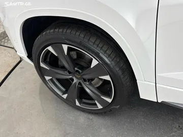 Car image 29