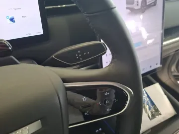 Car image 40