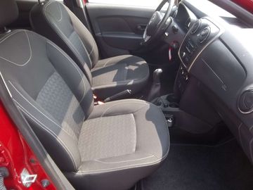 Car image 11