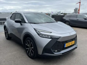 Car image 2