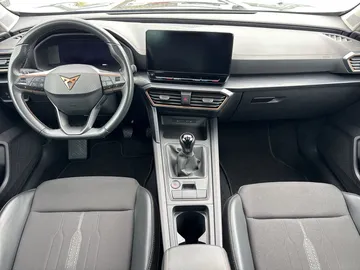 Car image 26