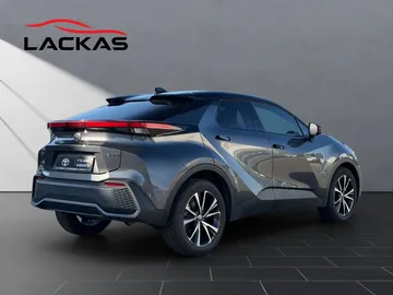 Car image 5