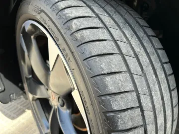 Car image 31
