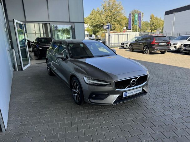 Volvo V60 D3 Momentum 110 kW image number 2