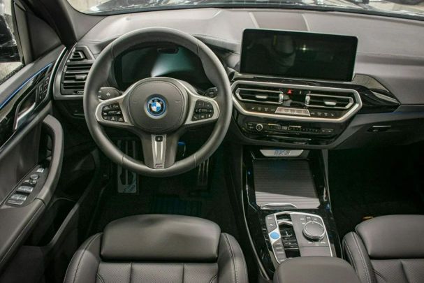 BMW iX3 210 kW image number 13