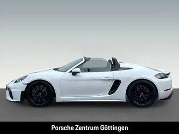 Car image 32