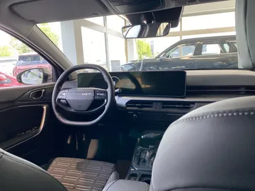 Car image 23