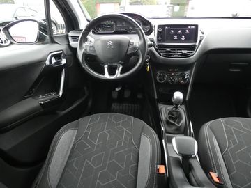 Car image 30