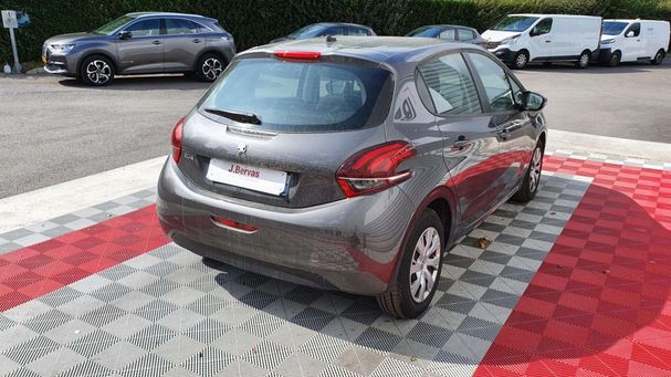 Peugeot 208 BlueHDi 100 74 kW image number 3