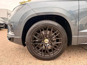 Car image 40