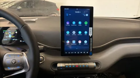 Car image 27