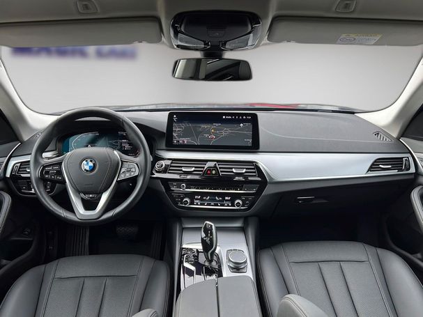 BMW 520d Touring xDrive 140 kW image number 4