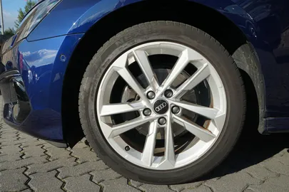 Car image 37